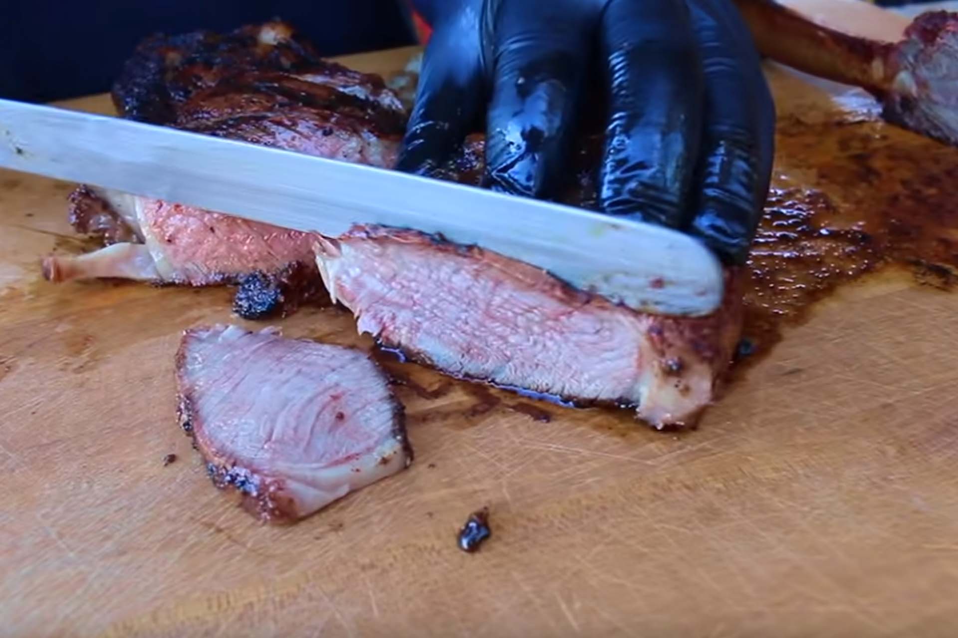 How to Best Serve a Grilled Tomahawk Ribeye Steak
