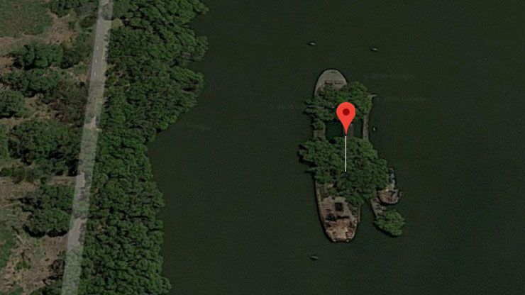 Shipwrecked SS Ayrfield with Trees   Google Maps Coordinates  33