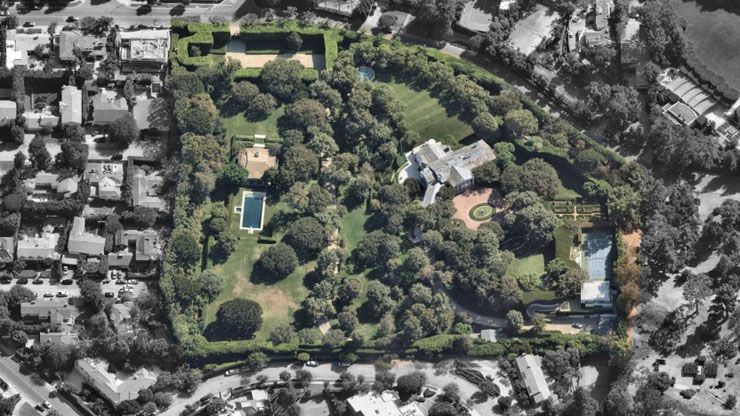 Jeff Bezos Now Owns The Most Expensive House In LA 4