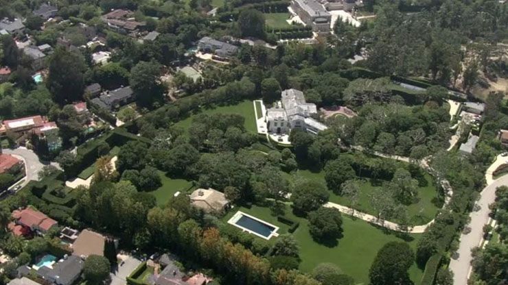 Jeff Bezos Now Owns The Most Expensive House In LA 5
