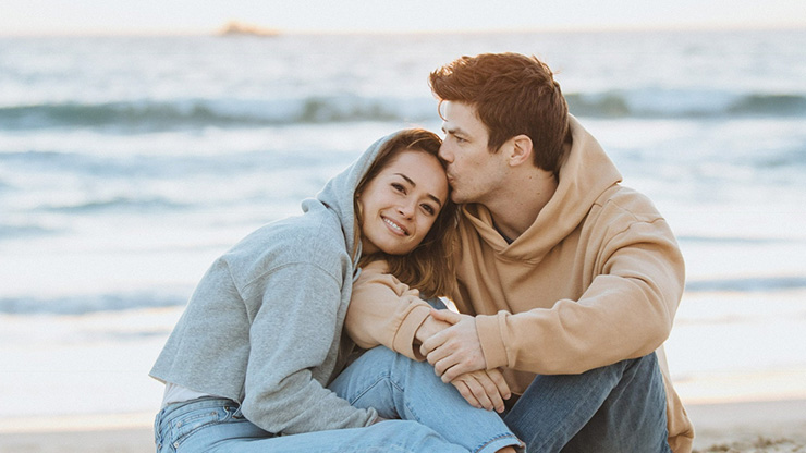 Grant Gustin Andrea Thoma   3