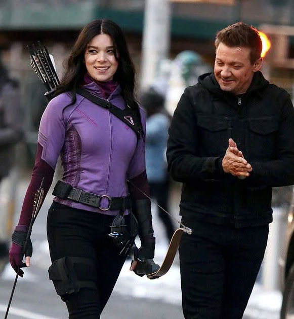 Jeremy Renner and Hailee Steinfeld 3