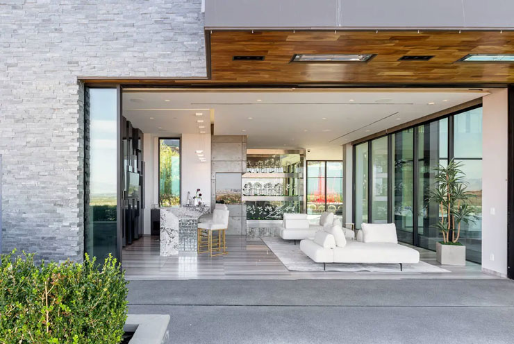 Gene Simmons flips his Vegas mansion 1