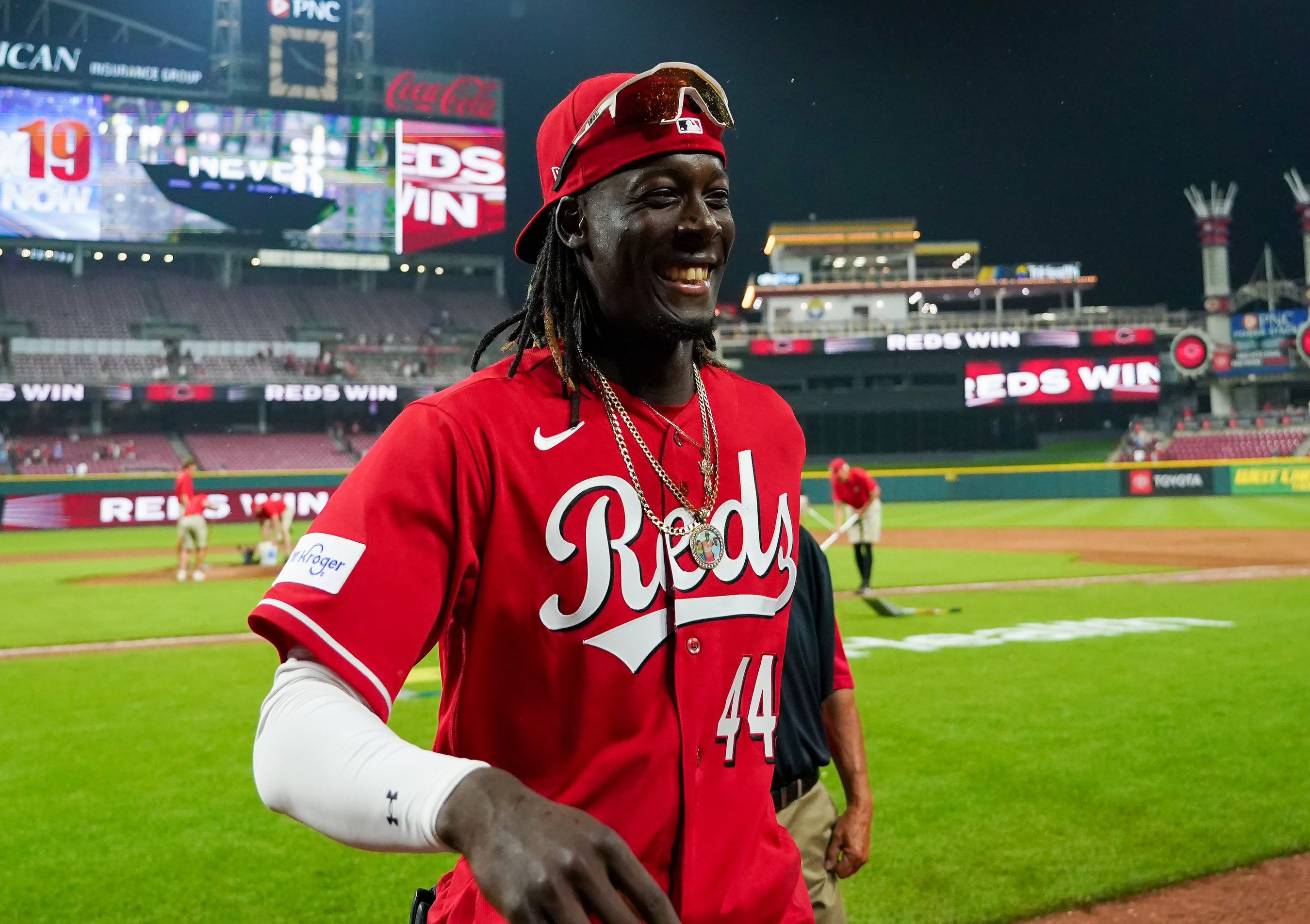 the cincinnati reds rising star elly de la cruz_38aba489 70ec 4158 8c03 18f73b2a7916