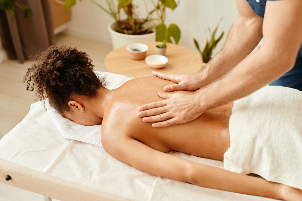 Why Chinese Hand Massage Is Gaining Popularity in Modern Wellness
