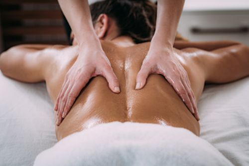 chinese hand massage modern wellness trend_c619aa94 85aa 4883 b7b9 dbfb7a42d0cc