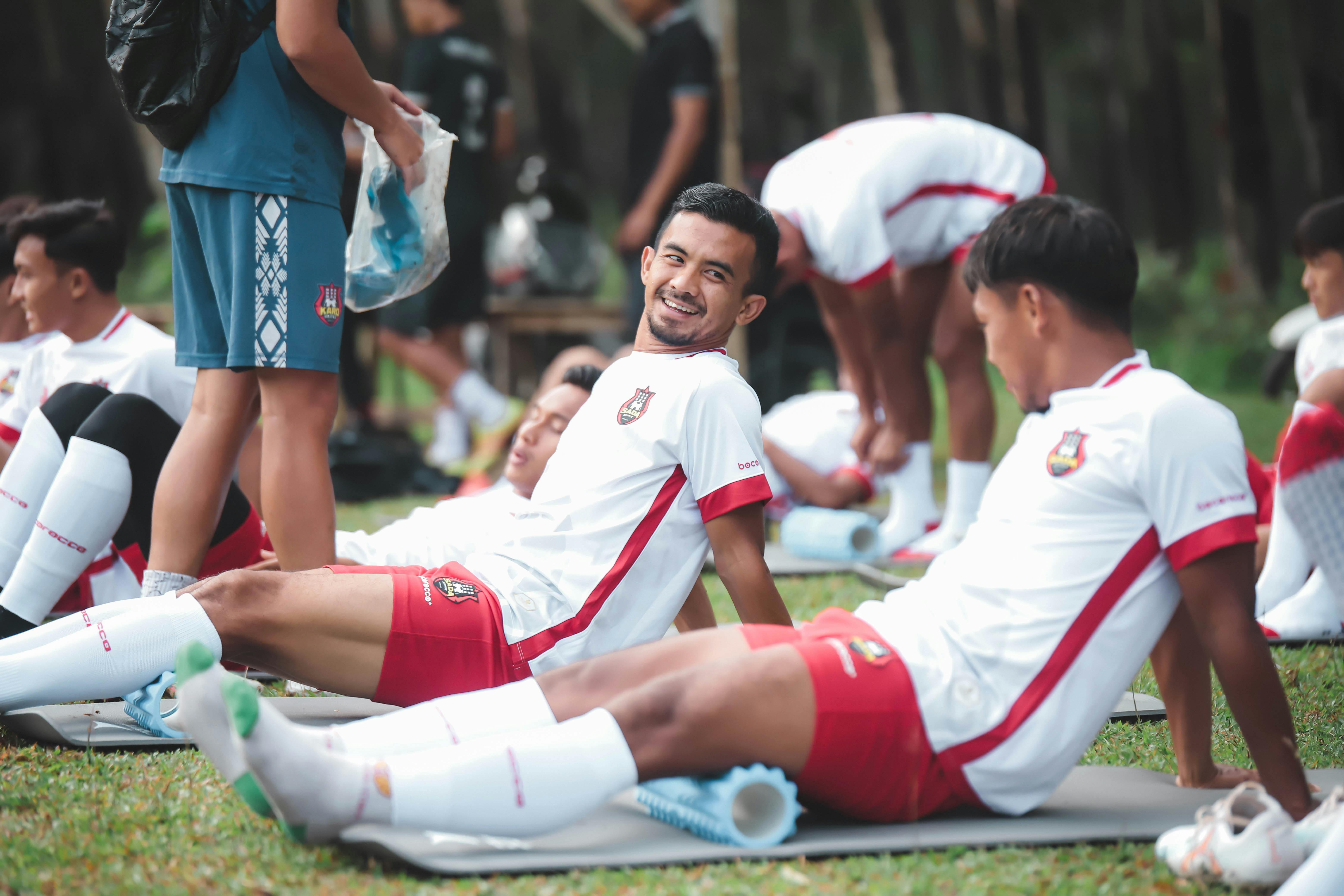 The benefits of football camps for aspiring players