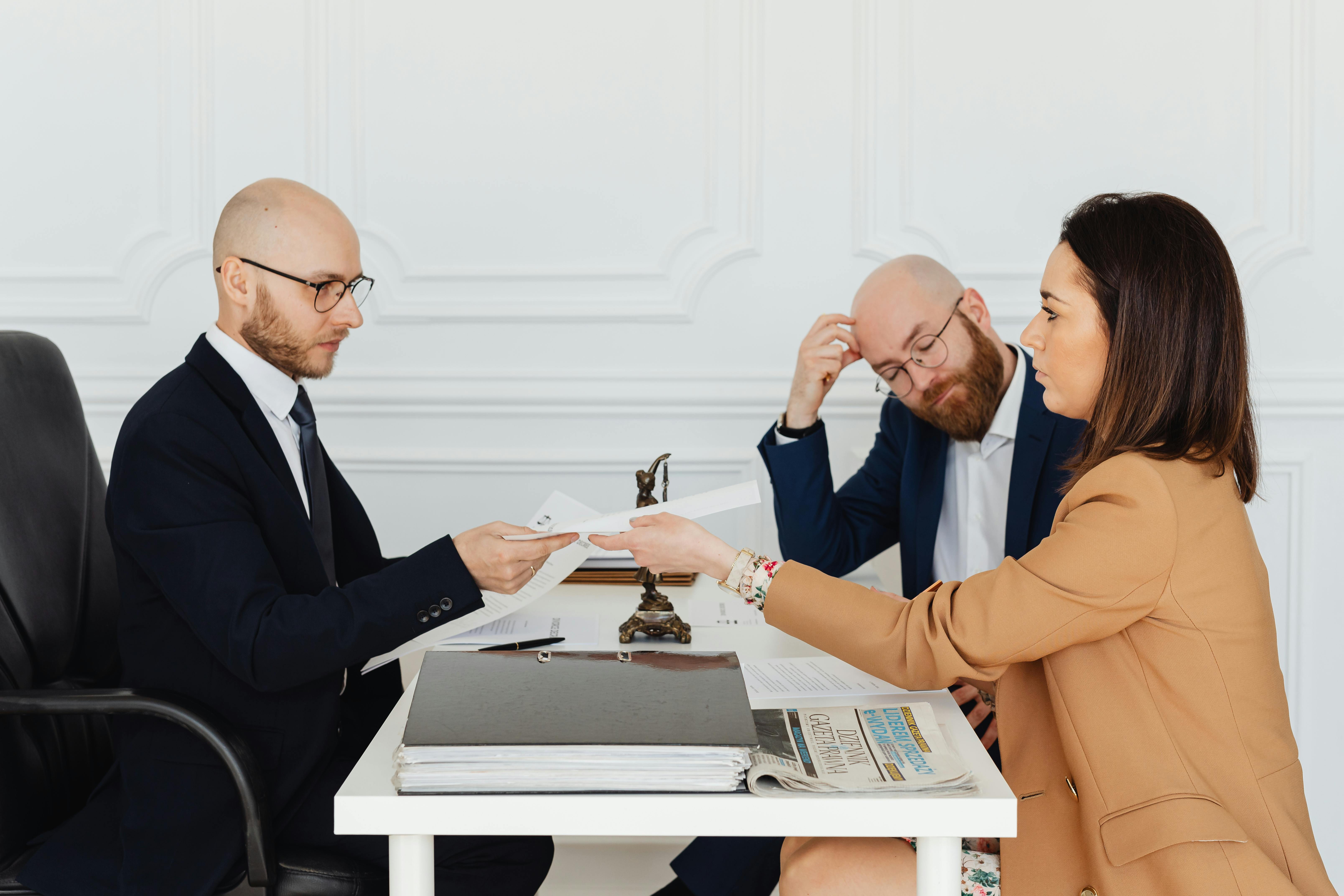 Top Things to Know Before Hiring a Divorce Lawyer