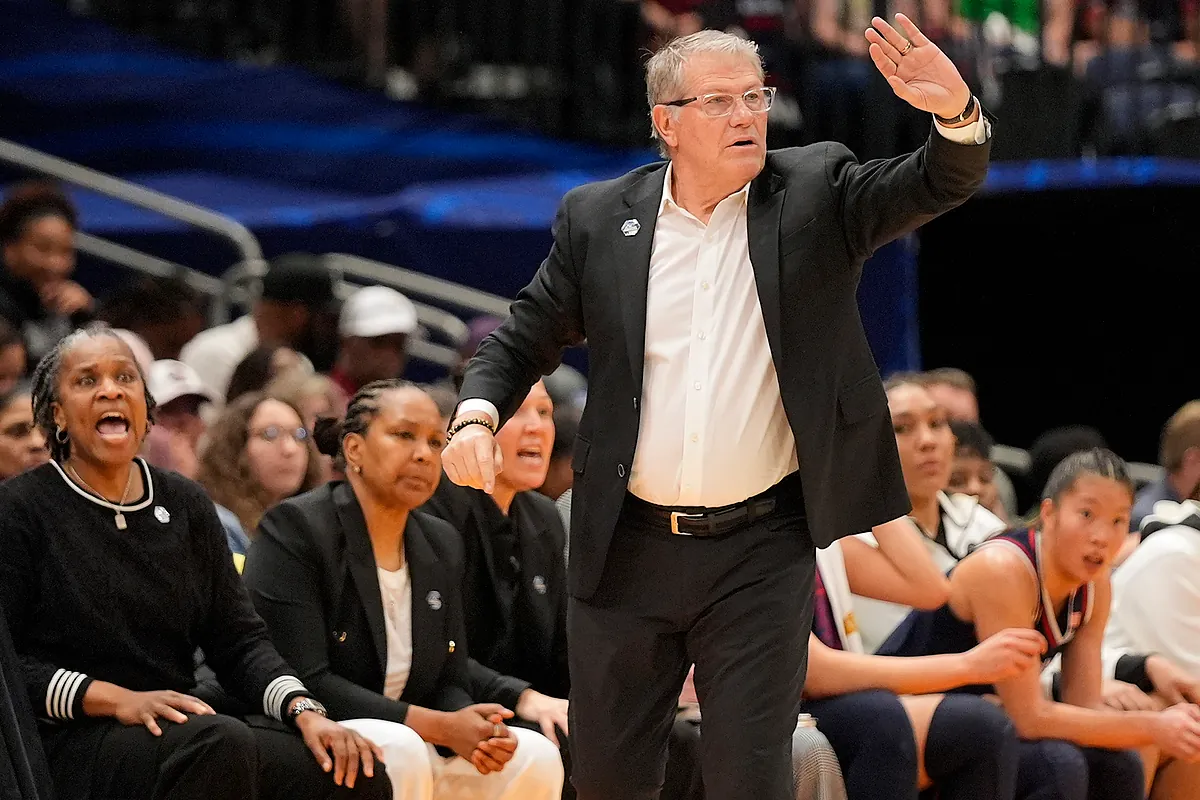 Geno Auriemma Net Worth