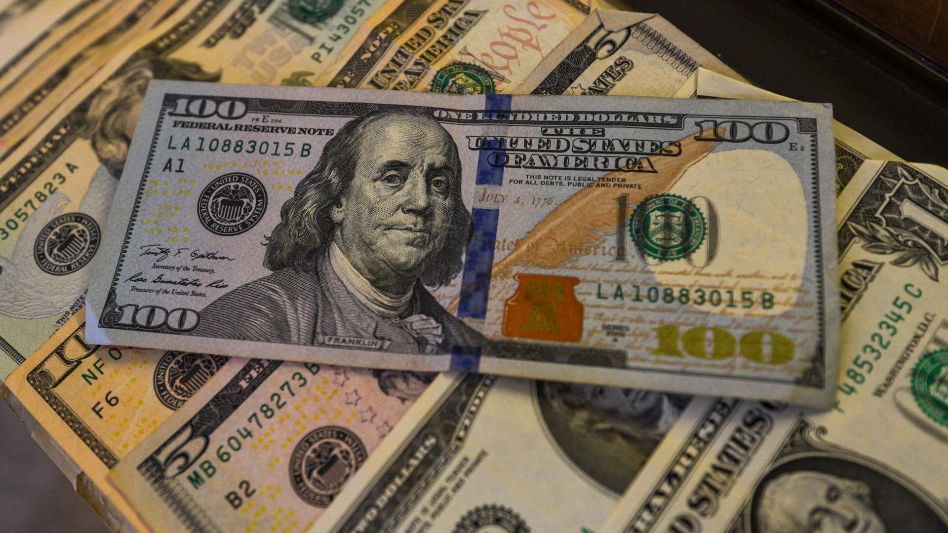 US Dollar Weakens Against Mexican Peso: Key Factors and Investment Implications