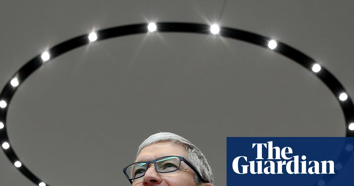 Apple Stock Surges on Record Earnings Amid CEO Transition Announcement