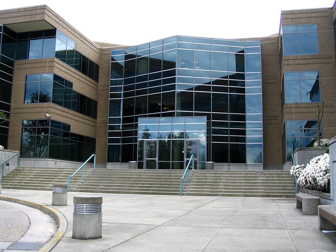 1793373115943_Microsoft_building_17_front_door